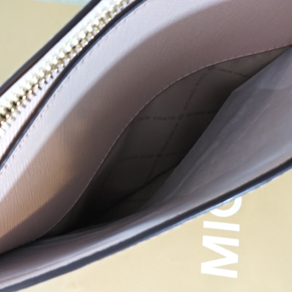 NWT MICHAEL KORS LEATHER CINDY DOME CROSSBODY BAG - Picture 5 of 7